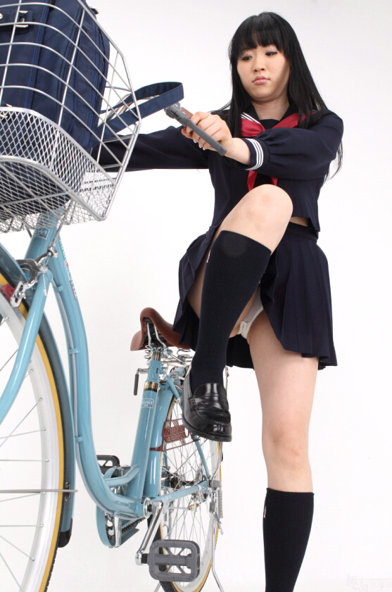 [Syukou-club] 2015.06.24 自転車とパンチラ８美咲あすみ [80P41MB]