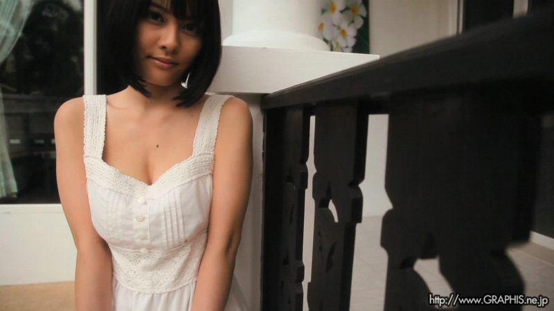 [Graphis] China Matsuoka 松岡 ちな 『 DAISUKI! 』 MOVIE 01 [392MB]