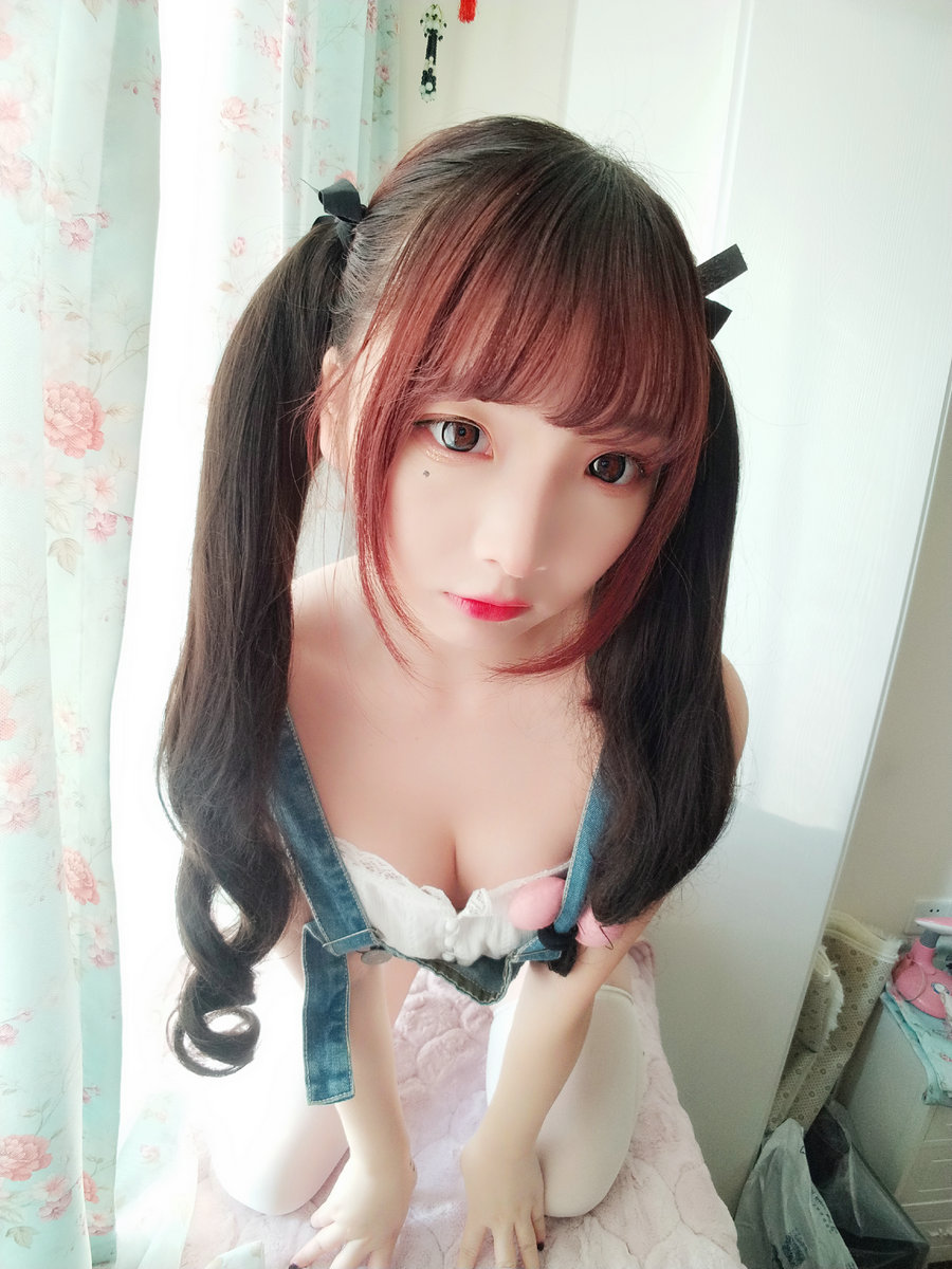 二次元美女古川kagura - 牛仔吊带短裤 [40P-159MB]