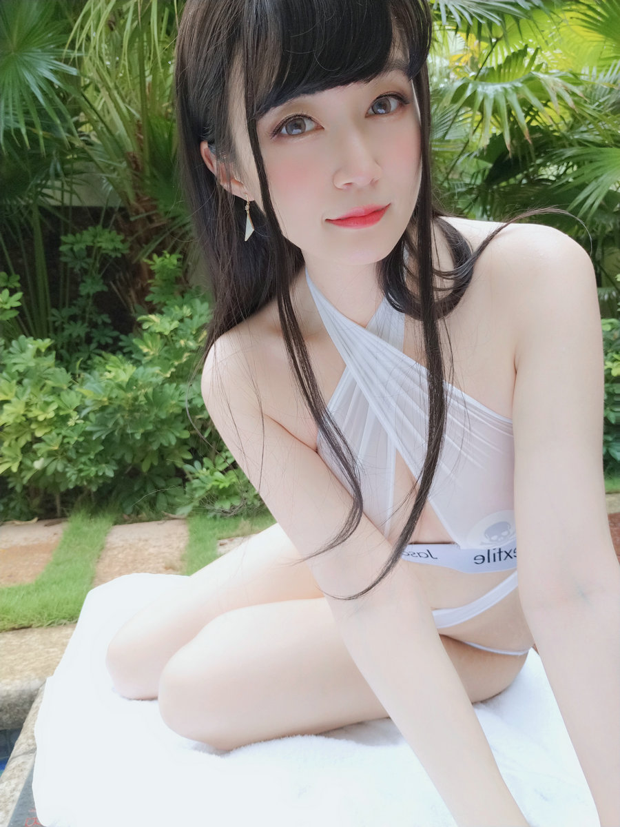Coser小姐姐白银 - 连体透明泳衣 [80P4V-595MB]