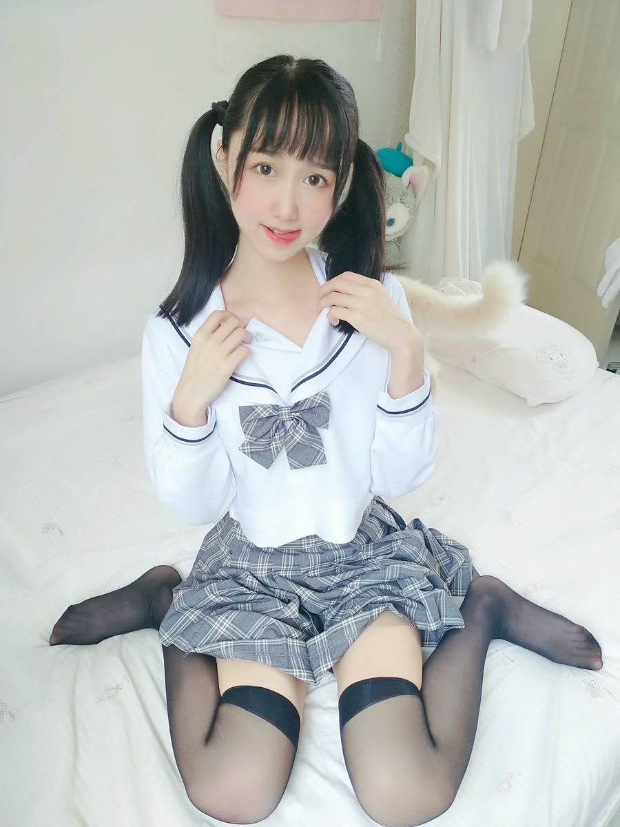 萌系小姐姐木绵绵OwO - 灰格子JK [21P1V-96MB]