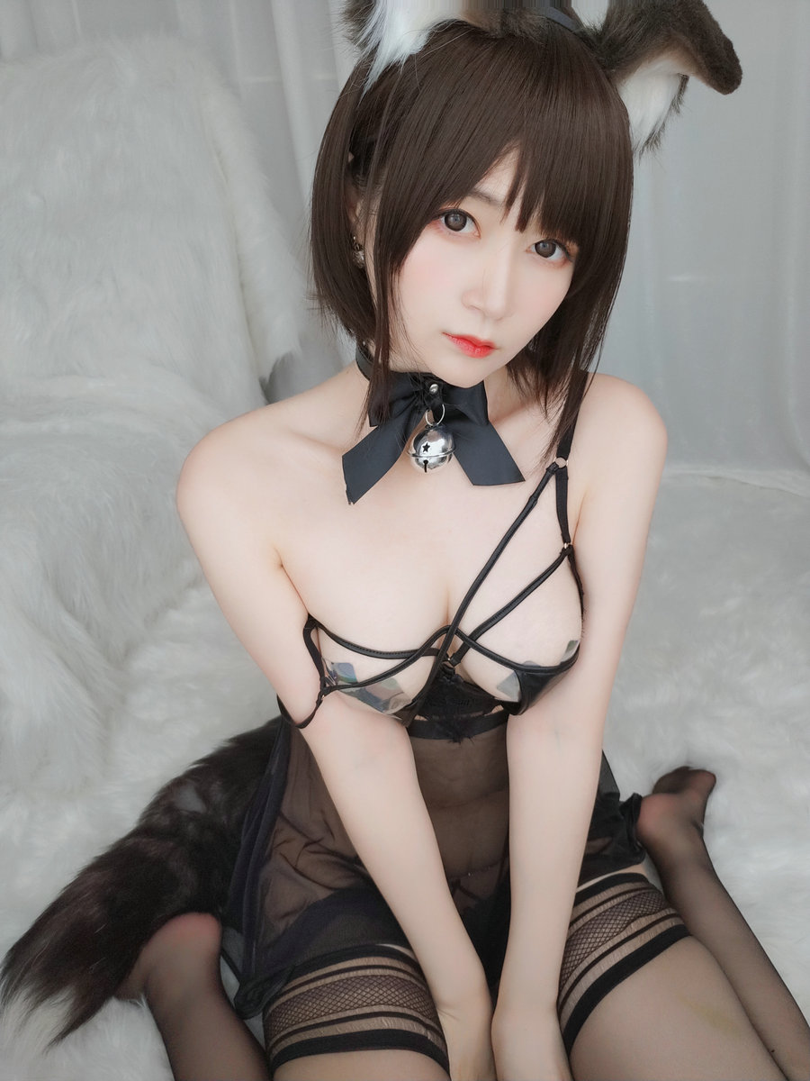 Coser小姐姐白银 - 折耳狗 [107P4V-802MB]