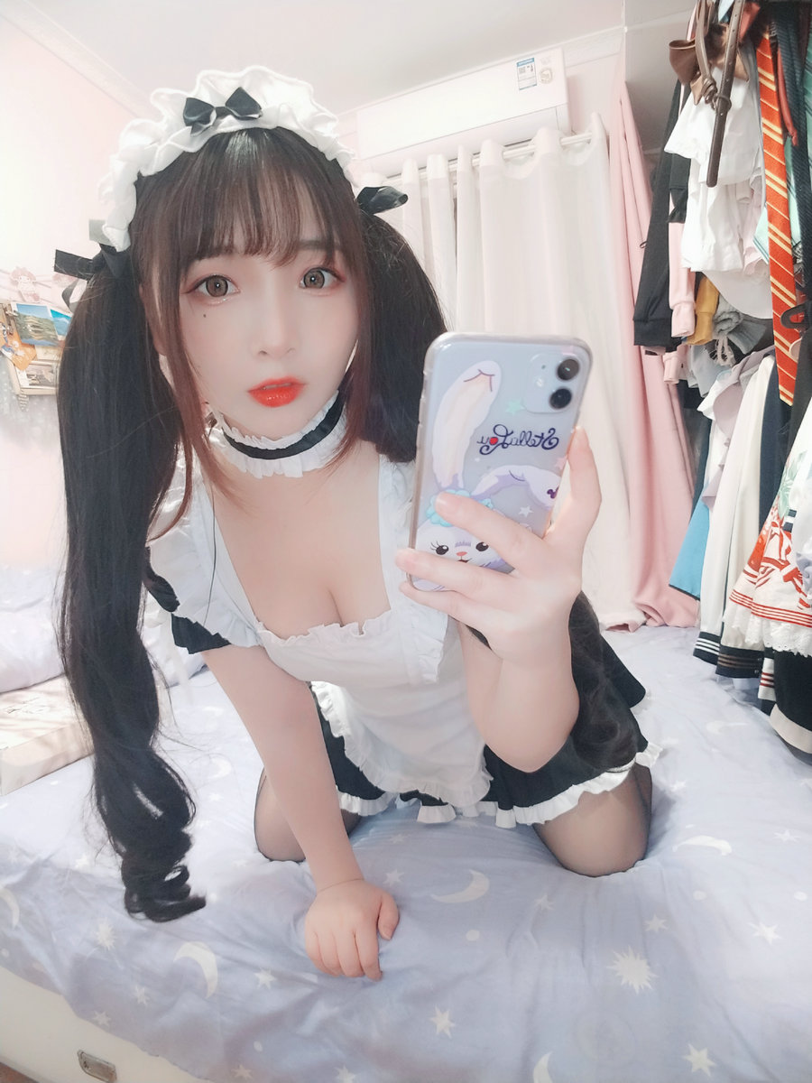 二次元美女古川kagura - 黑丝女仆 [49P4V-242MB]