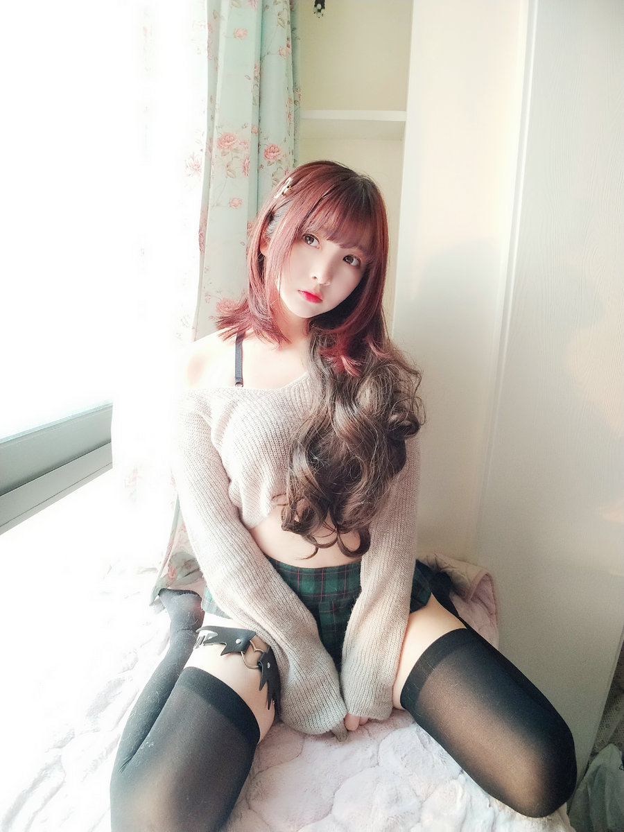 二次元美女古川kagura - 性感毛衣 [40P-147MB]