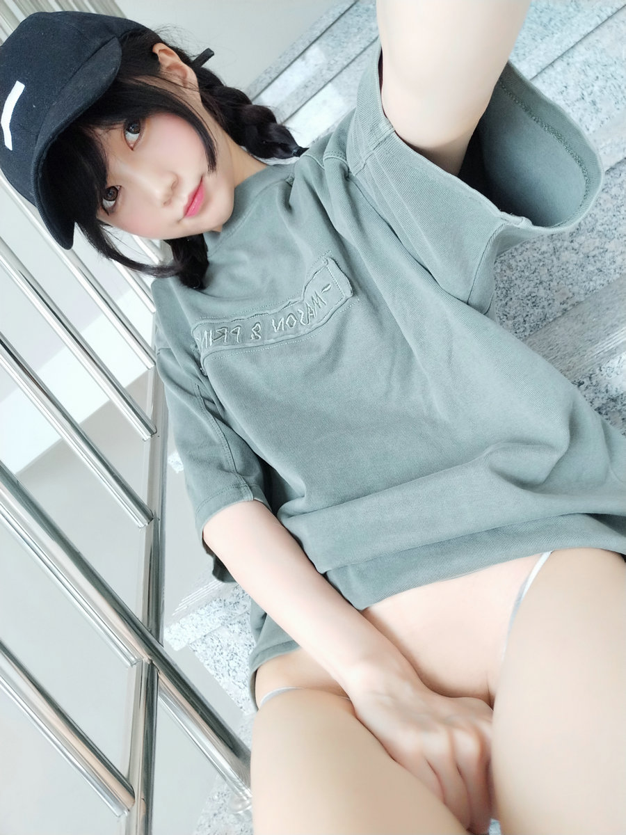 NAGISA魔物喵[fantia] - 階段が露出する [16P3V-330MB]