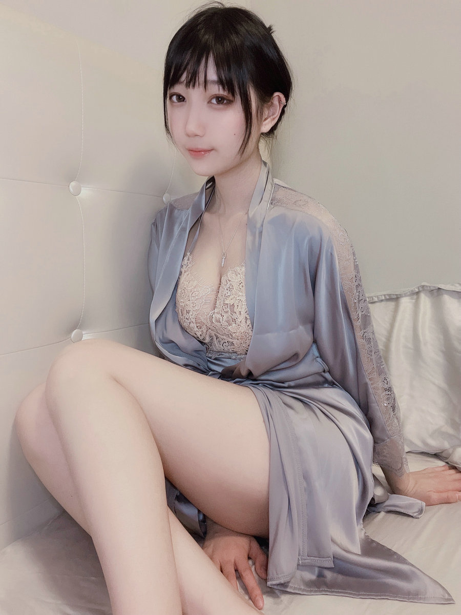 周叽是可爱兔兔 - 今夕何夕睡袍 [9P-15MB]