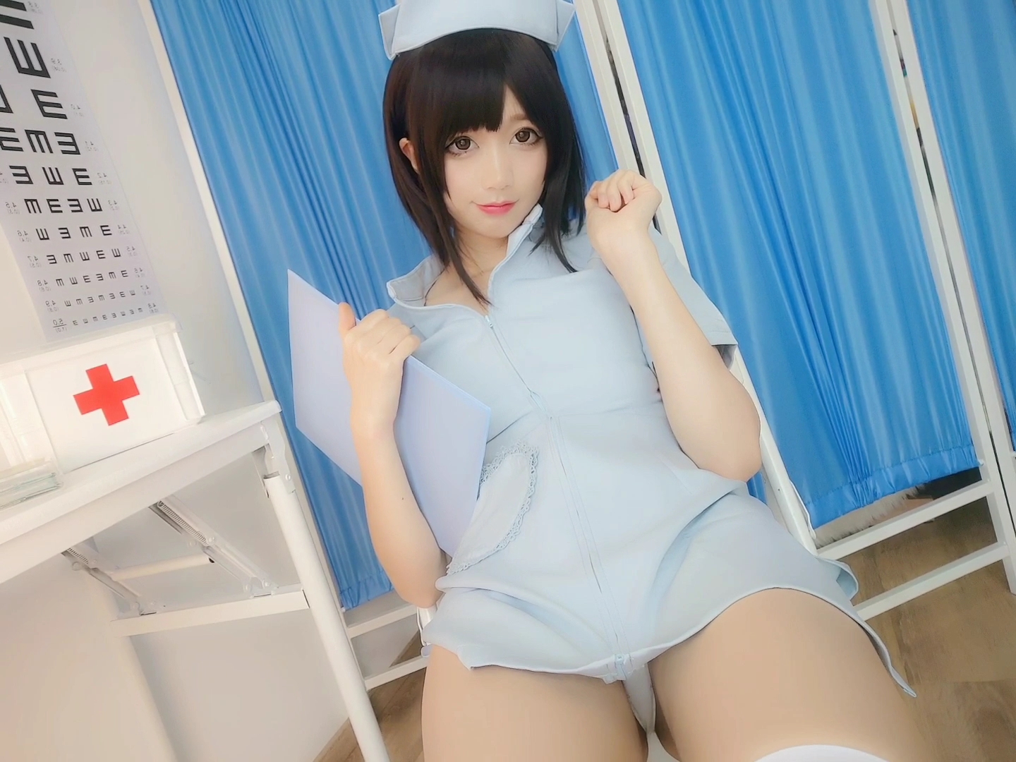 NAGISA魔物喵[fantia] - かわいい看護婦&#128149; [2P4V-999MB]