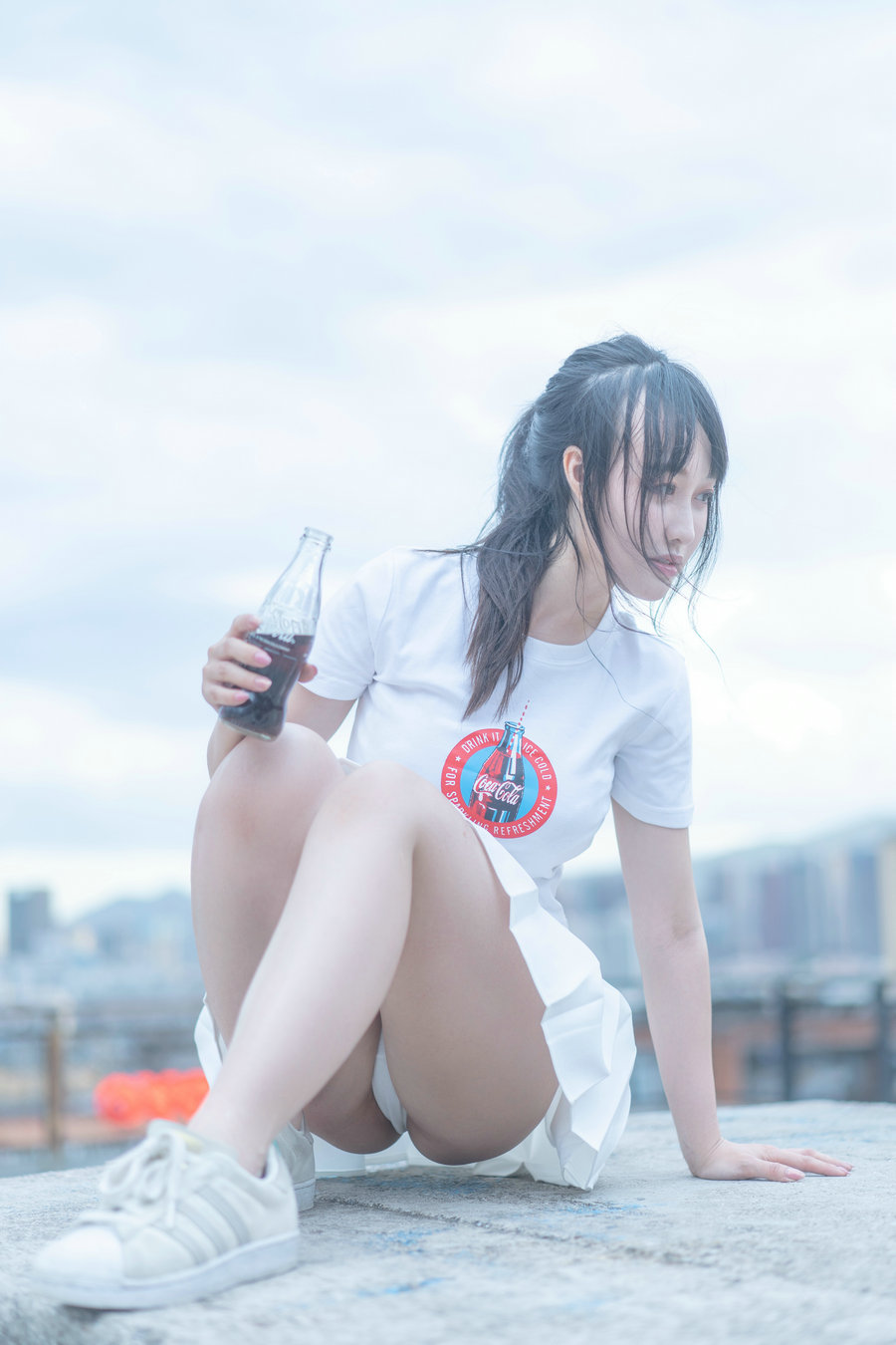 动漫博主脱尾巴Mizuki - 可乐JK [18P-33MB]