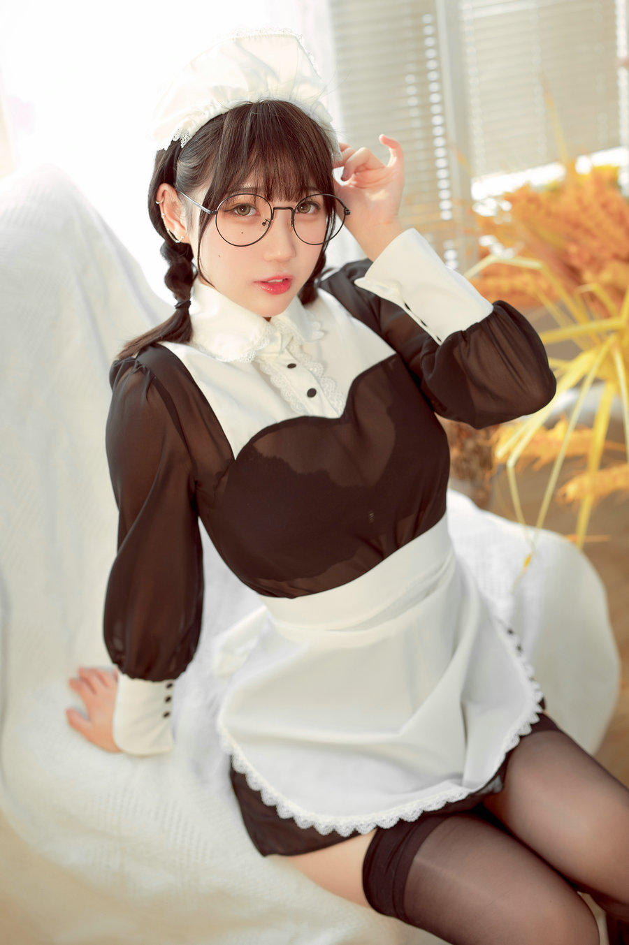 周叽是可爱兔兔 - 眼镜女仆 [36P3V-525MB]