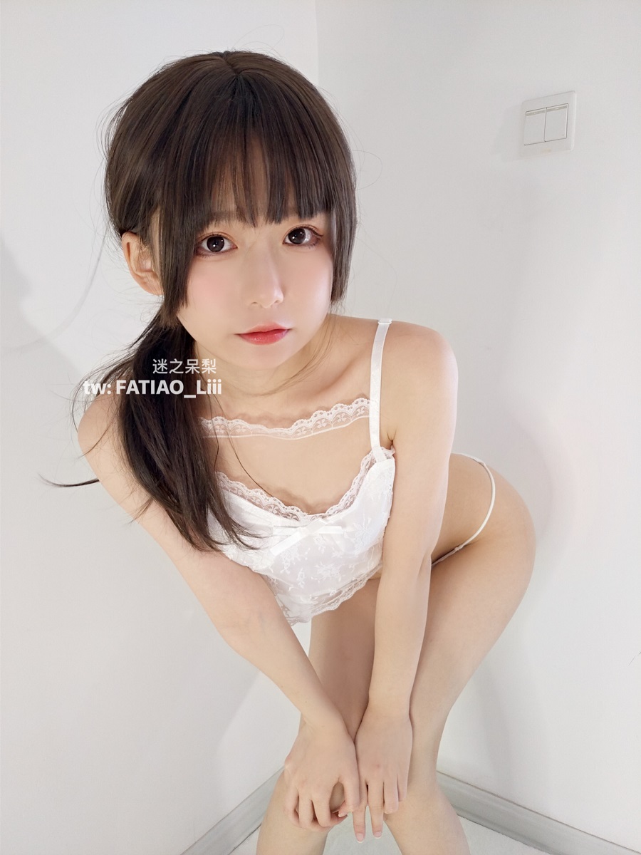 迷之呆梨(发条少女)[fantia] - 有趣的假期 [19P-86MB]