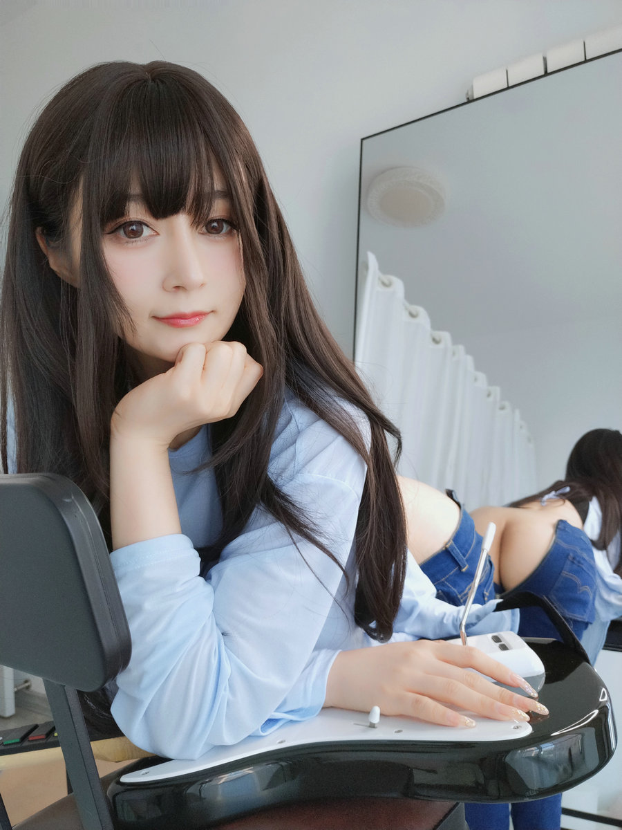 Coser小姐姐白银 - ギターの妹 [22P1V-132MB]