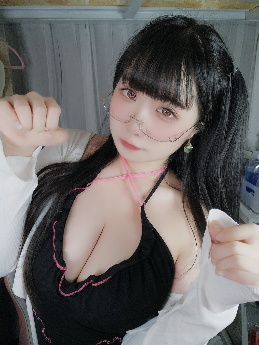 贞子蜜桃 - 心心眼 [10P1V-252MB]