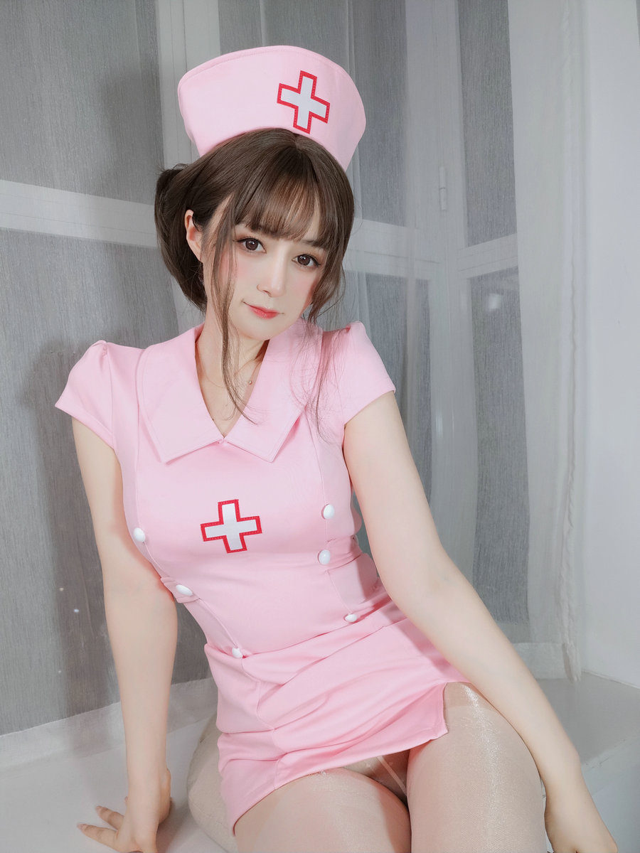 Coser小姐姐白银 - 珍珠内衣 [25P-69MB]