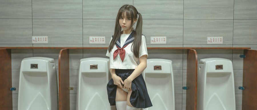 六味帝皇酱 - 厕所JK [70P-939MB]