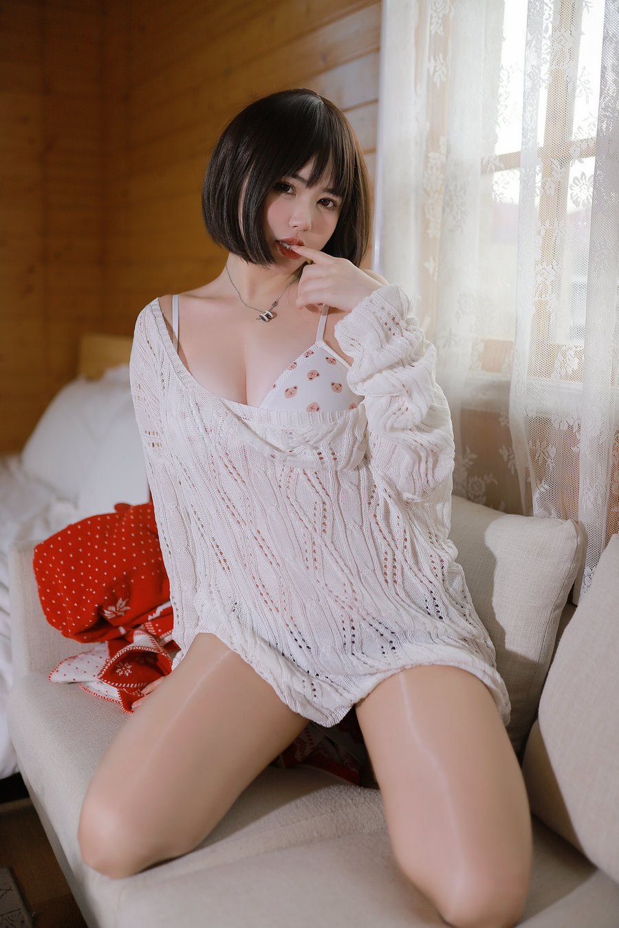 Tina很妖孽呀 - 温柔短发妹妹 [52P1V-1.16GB]