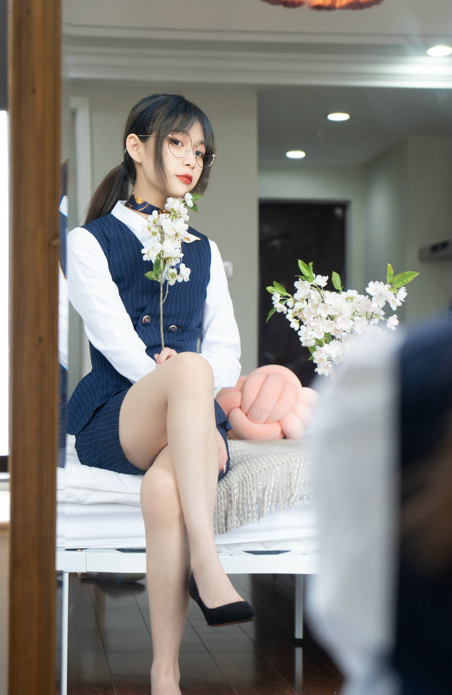 梨瑾瑾 - 乘务员 [20P-272MB]