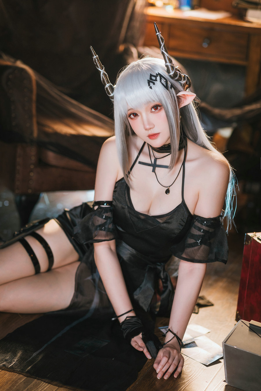 Coser瓜希酱福利 - 明日方舟 泥岩音律联觉 零号特工 [25P-100MB]