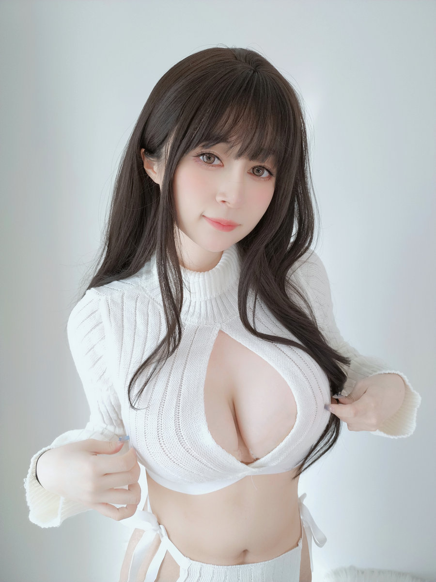 Coser小姐姐白银 - 白いセーター [68P-565MB]