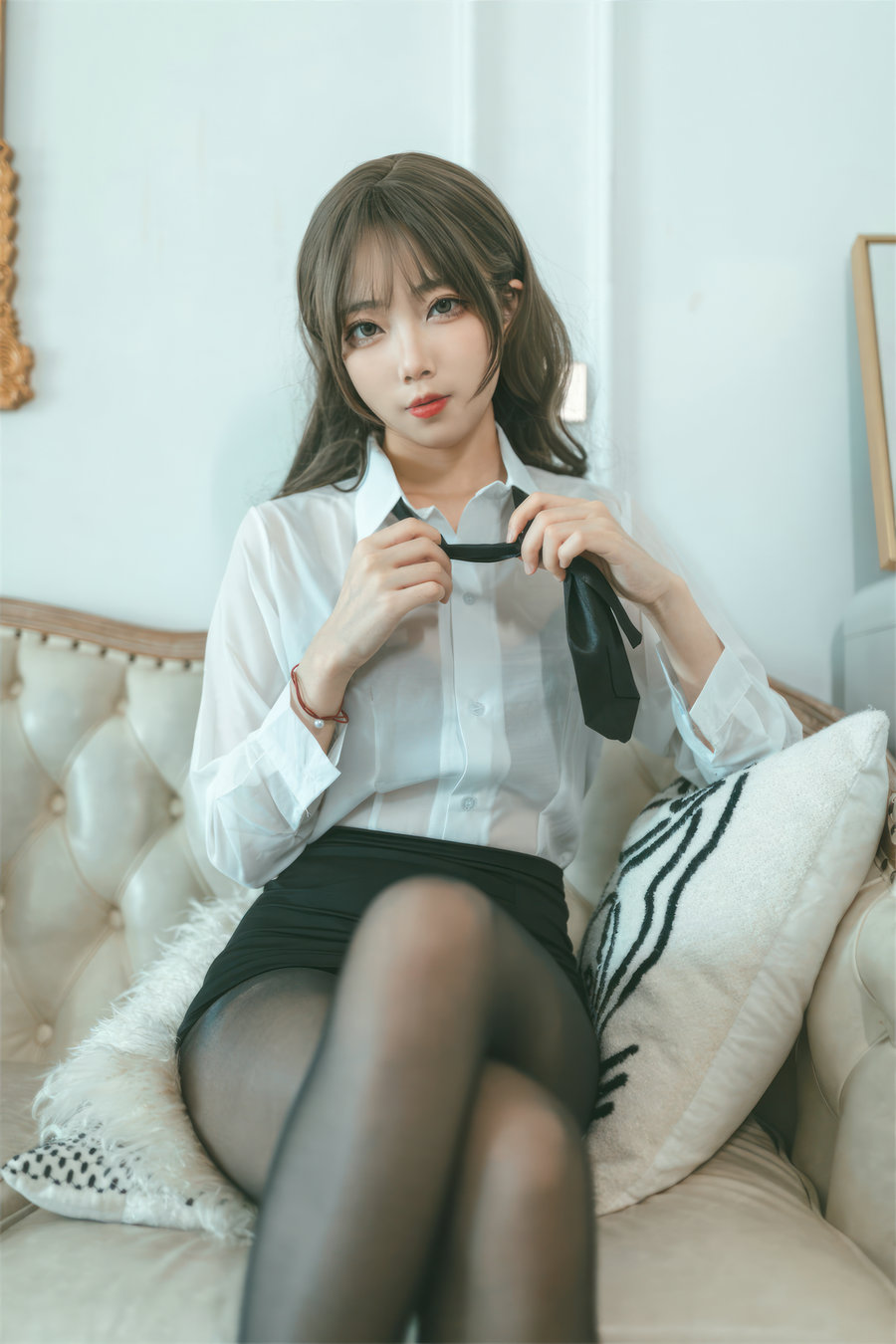 杏仁曲奇 - OL额外时间 [61P-302MB]
