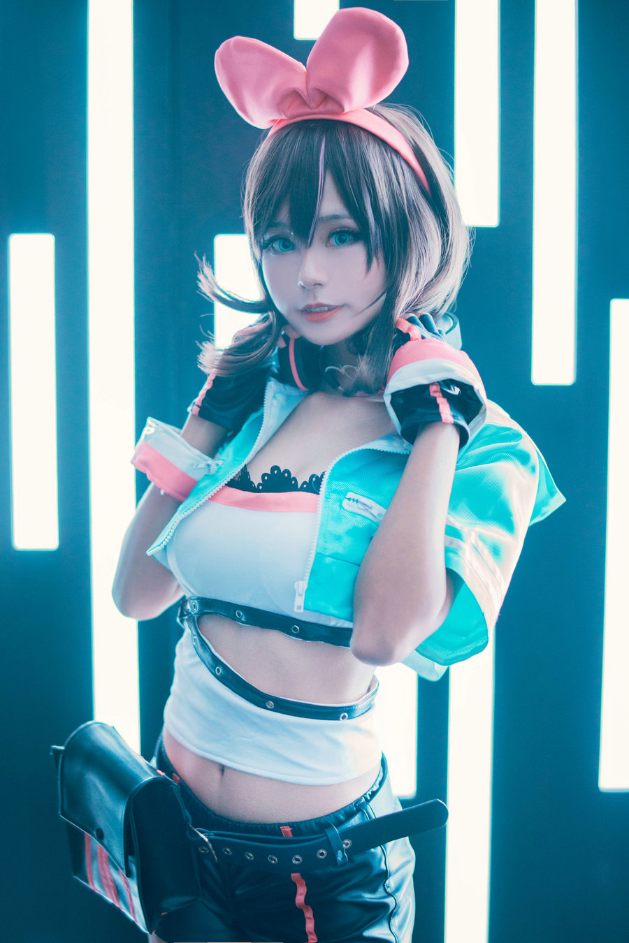 Yuuno - Kizuna AI [13P-125MB]