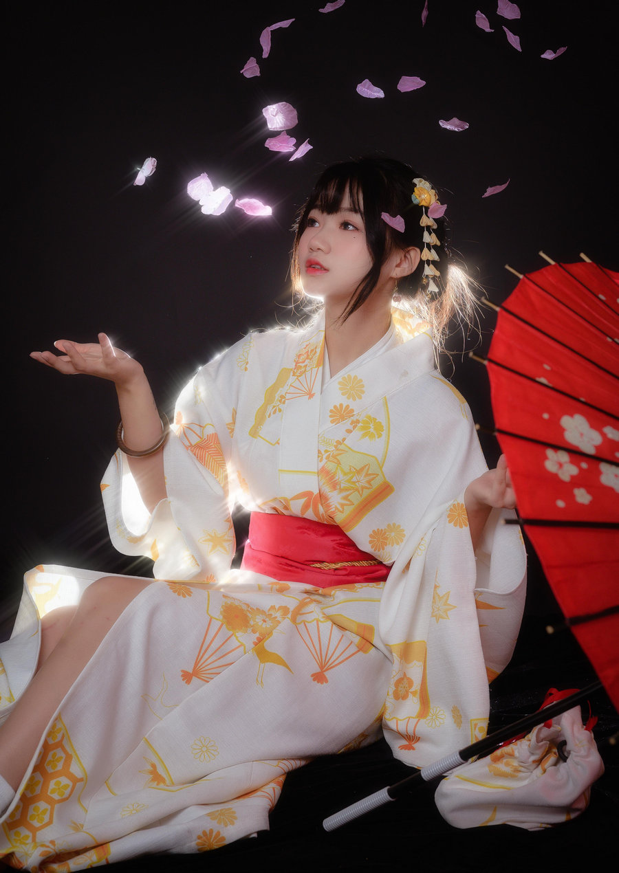 拿相机的执义 -『和服写真』—神明少女 [6P-116MB]