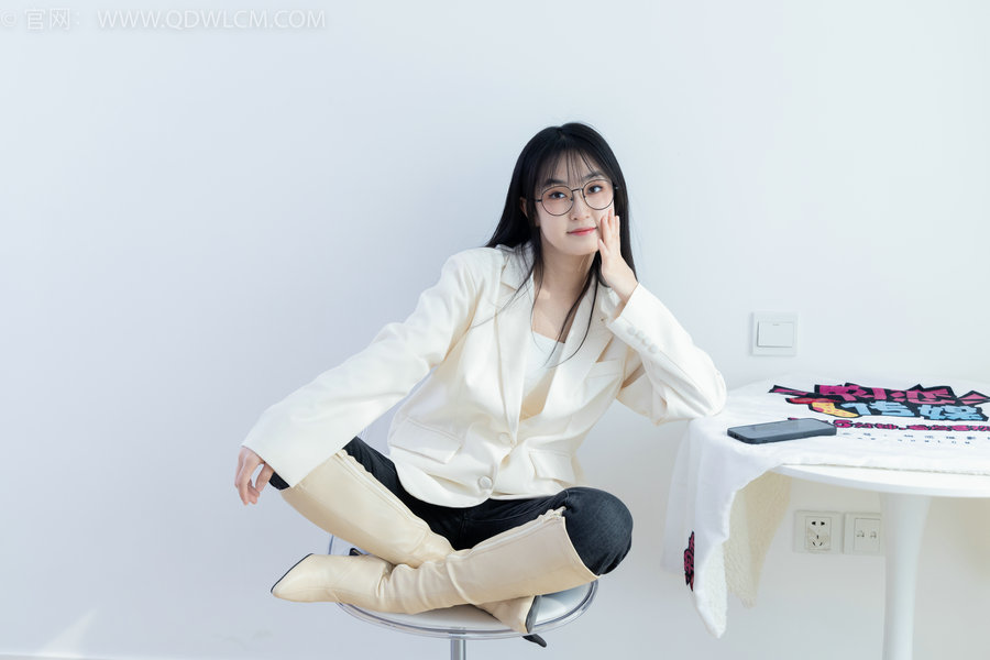 物恋传媒 No.1893 嘉木-夏有乔木 [180P1V-4.47GB]