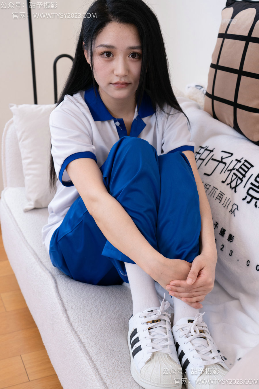 甜予摄影 No.102 澜澜-板鞋、白棉袜、肉丝（脚尖微加固款）[126P2V-9.93GB]
