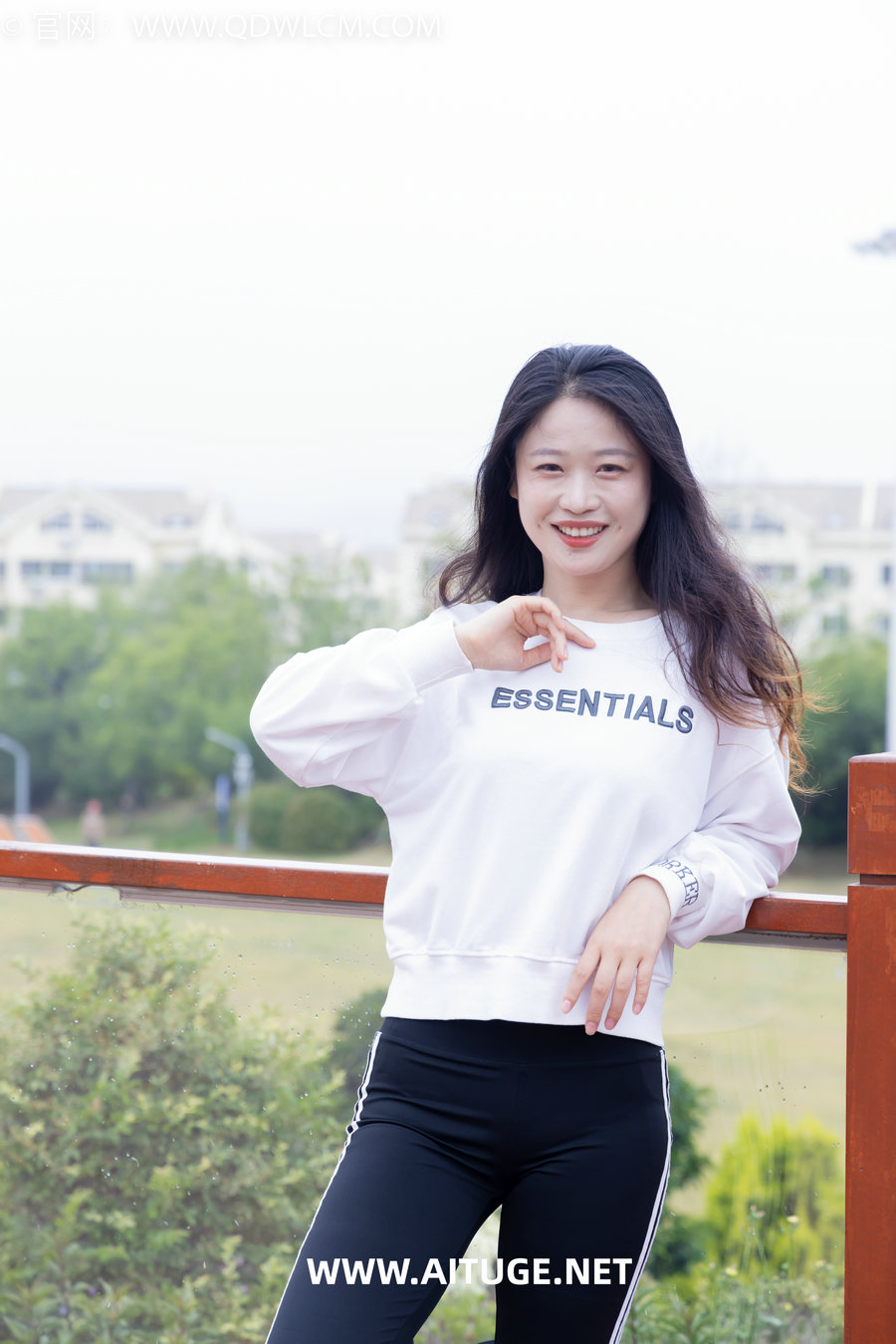 物恋传媒 No.2458 小紫-运动鞋、白短棉袜、裸足 [150P1V-3.38GB]