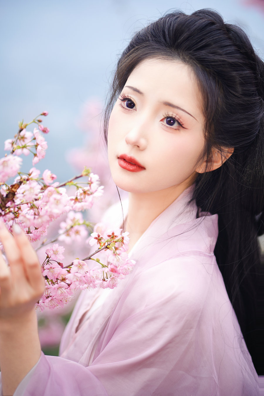 [YITUYU]艺图语 2025.04.30 共赏繁花 兔牙w [14P-272MB]