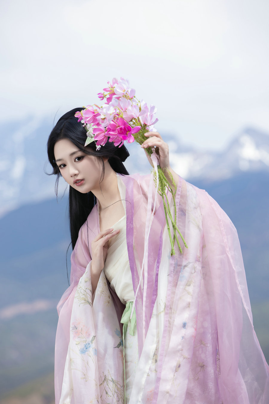 [YITUYU]艺图语 2025.05.01 眉间雪 晚江亭 [33P-311MB]