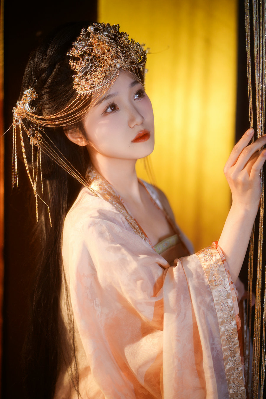 [YITUYU]艺图语 2025.05.02 故人 梓榆喝点甜的呀 [21P-526MB]