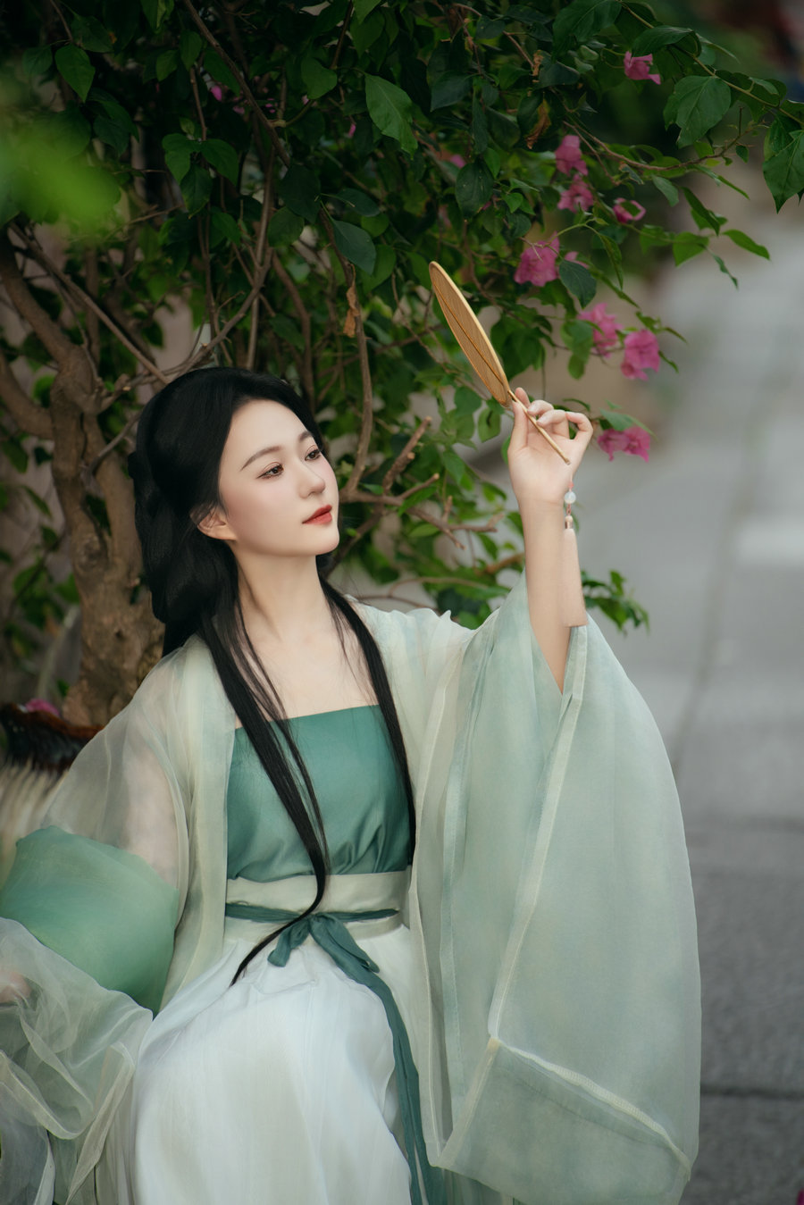 [YITUYU]艺图语 2025.05.10 浮生暂寄梦中梦，世事如闻风里风 無月 [25P-308MB]