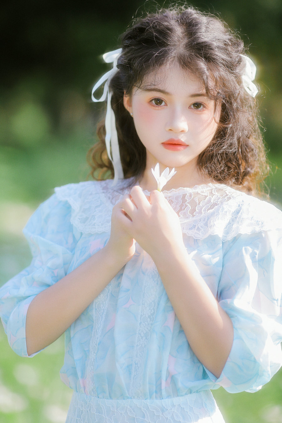 [YITUYU]艺图语 2025.05.21 法式绿野絮语 土土小糖 [27P-328MB]