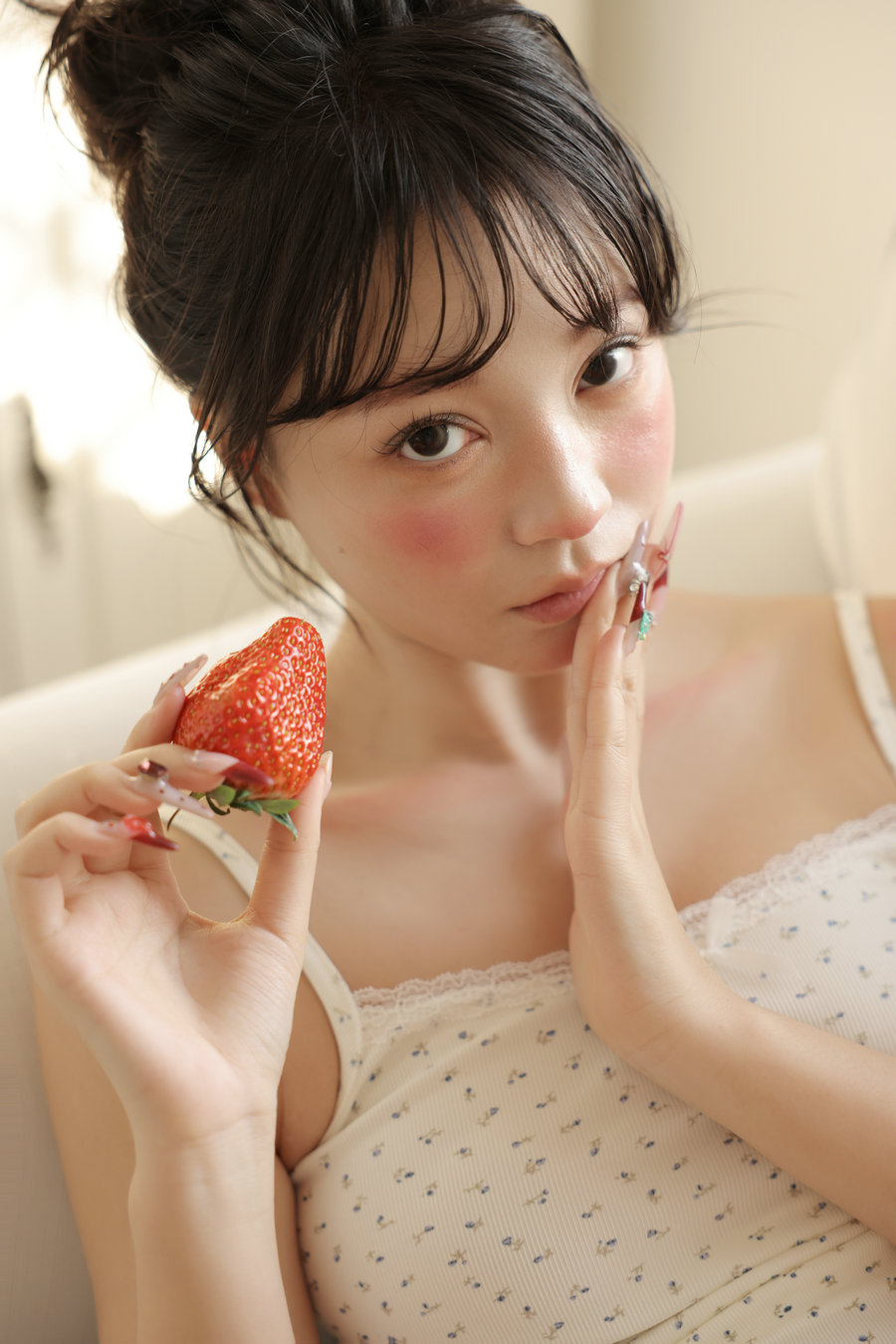 [YITUYU]艺图语 2025.05.27 草莓 Disexi思宁 [26P-339MB]