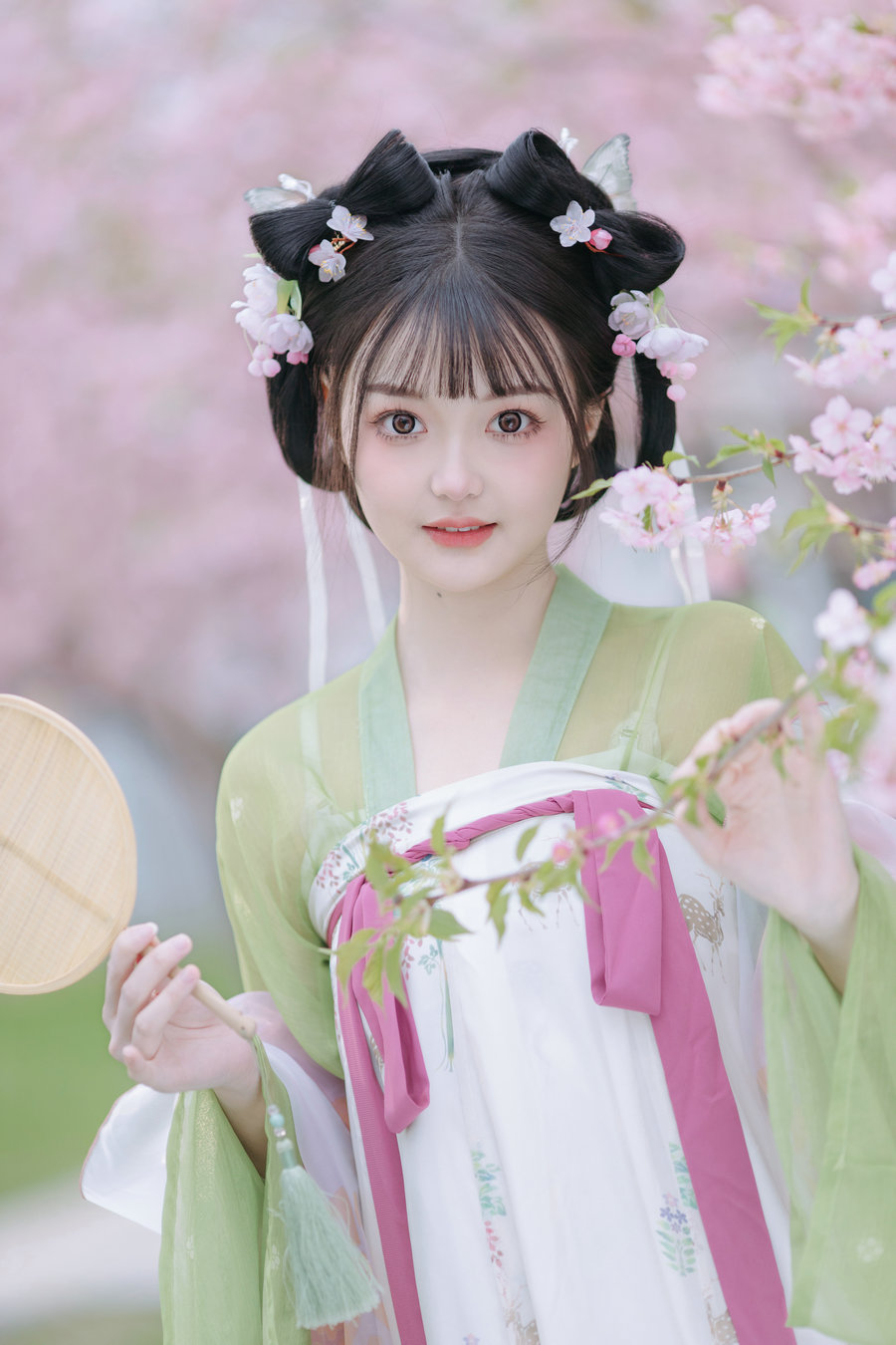 [YITUYU]艺图语 2025.05.29 春知晓 百狸 [19P-399MB]