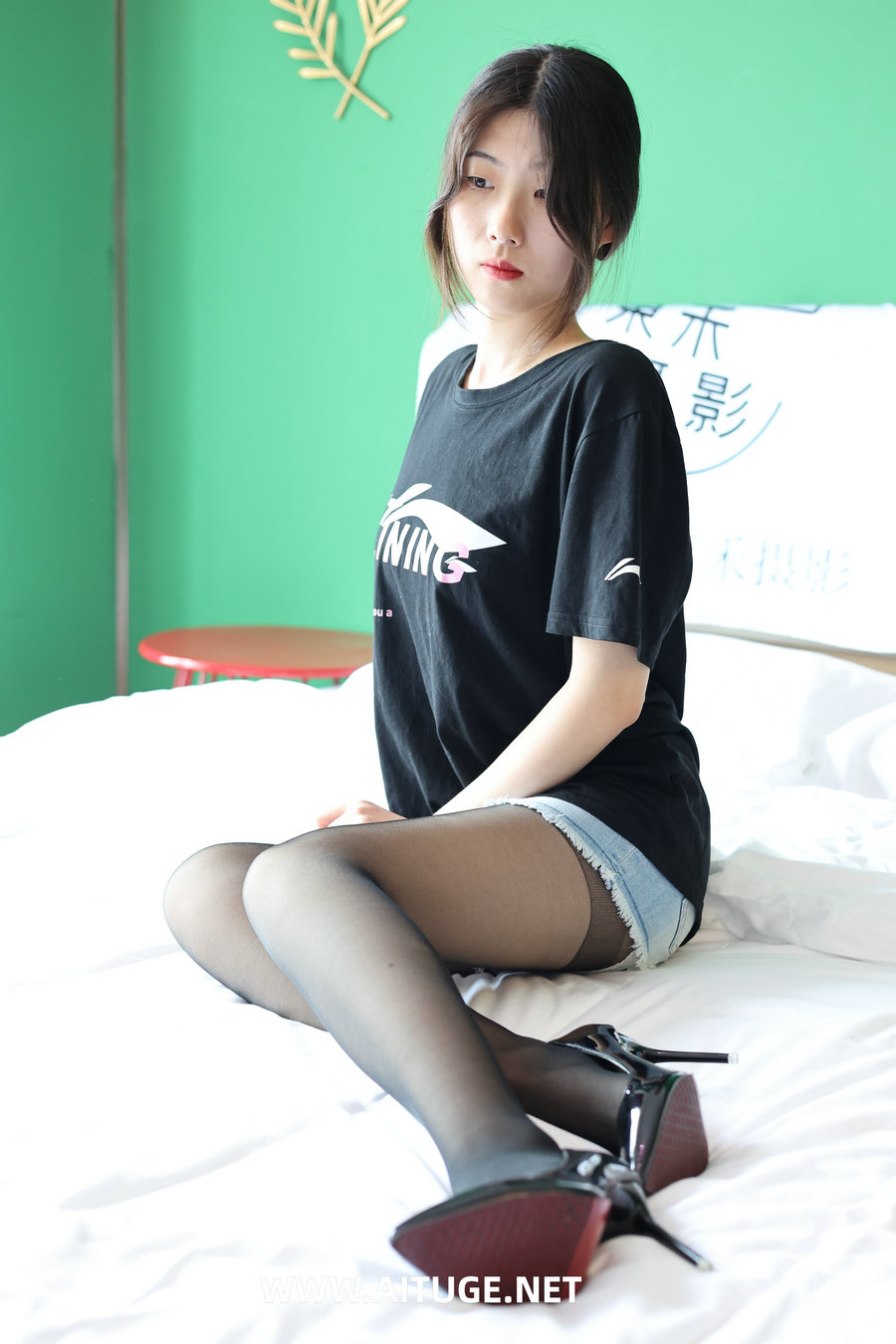 三禾摄影 No.017 牛仔短裤 黑丝 高跟 [251P-1.19GB]