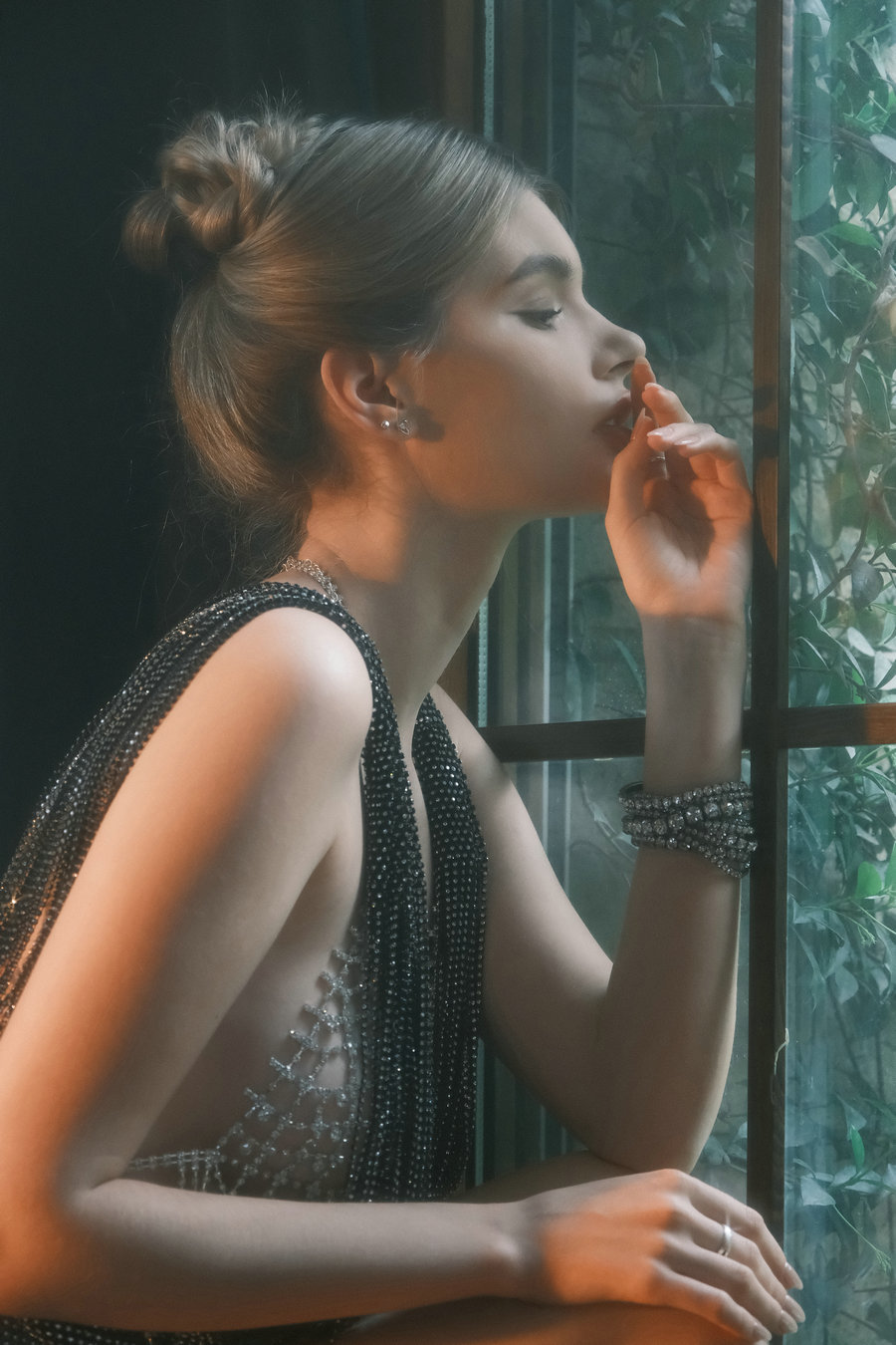 [YITUYU]艺图语 2025.05.31 窗外是一片属于夏天的森林 ALBINA [13P-116MB]