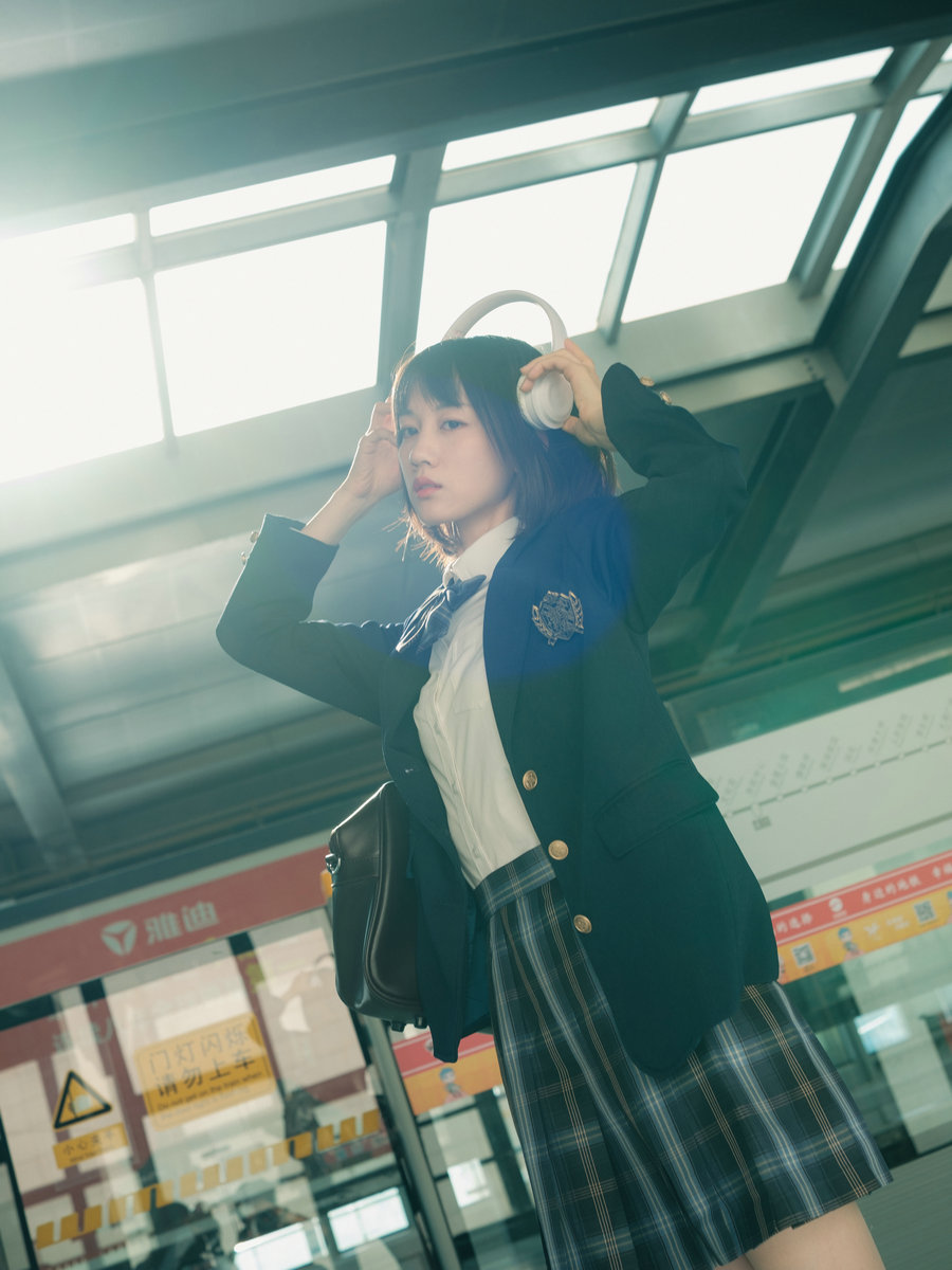 [YITUYU]艺图语 2025.06.12 这哪里是在拍照，这明明是在拍电影 七七 [43P-597MB]