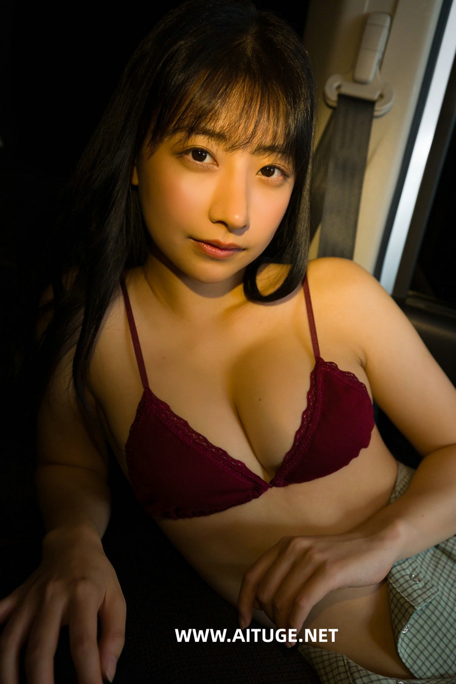 鈴木優香 - 密室のふれあい [60P28MB]
