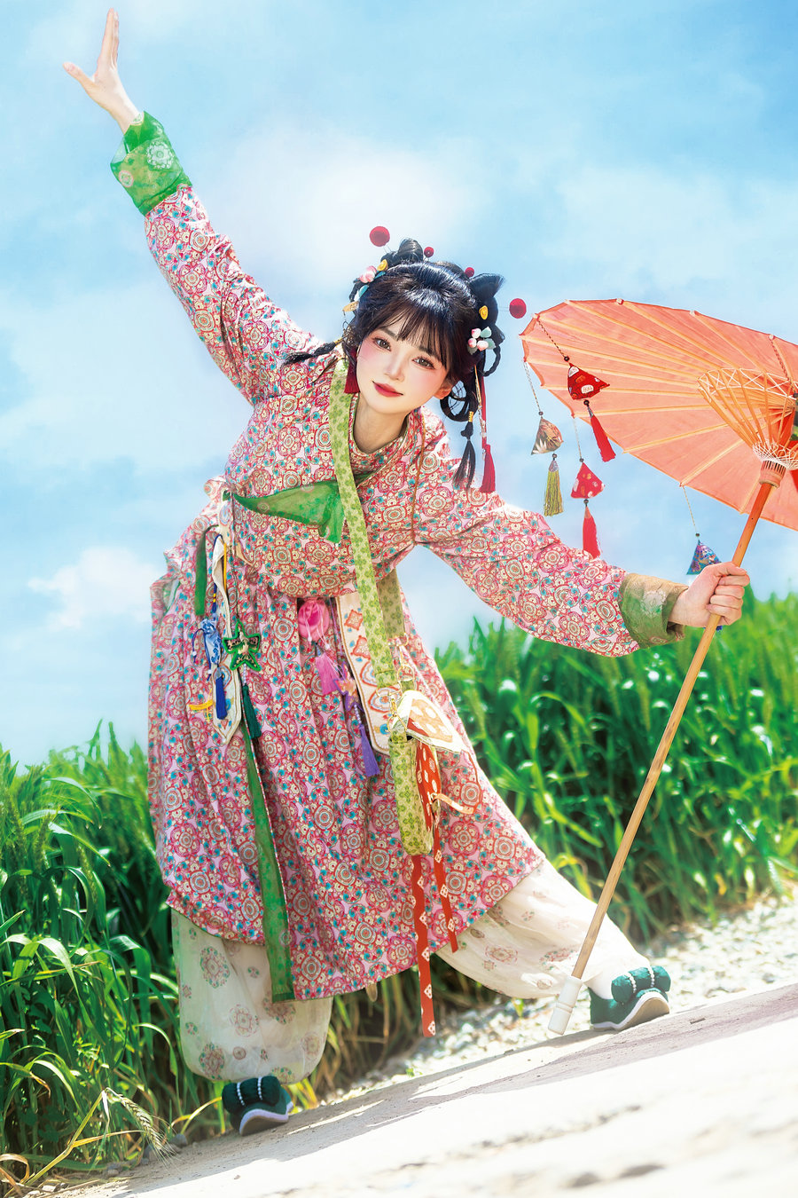 [YITUYU]艺图语 2025.10.25 稻浪童趣，汉服萌娘撒欢记 珂珂珂珂珂珂- [16P-253MB]