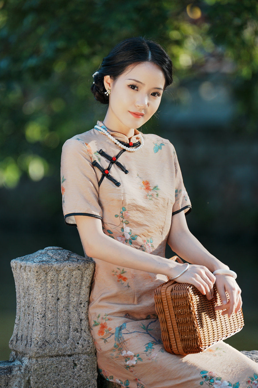 [YITUYU]艺图语 2025.10.27 古风人像拍摄-旗袍 南栀nz [17P-180MB]