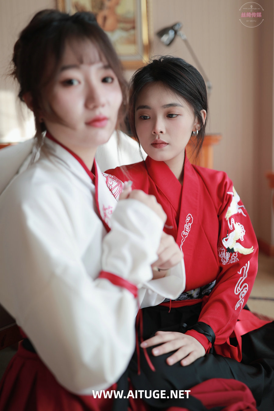 凡夫摄影 - 可菲×晓莲 红色古装汉服丝足 [190P-2V-7.26GB]