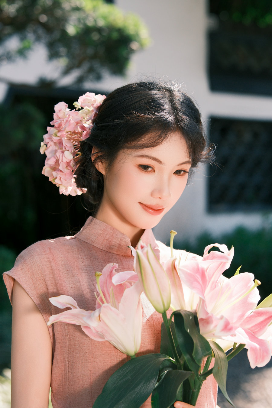 [YITUYU]艺图语 2025.11.14 故事鲜艳，而缘分太浅 [14P-268MB]