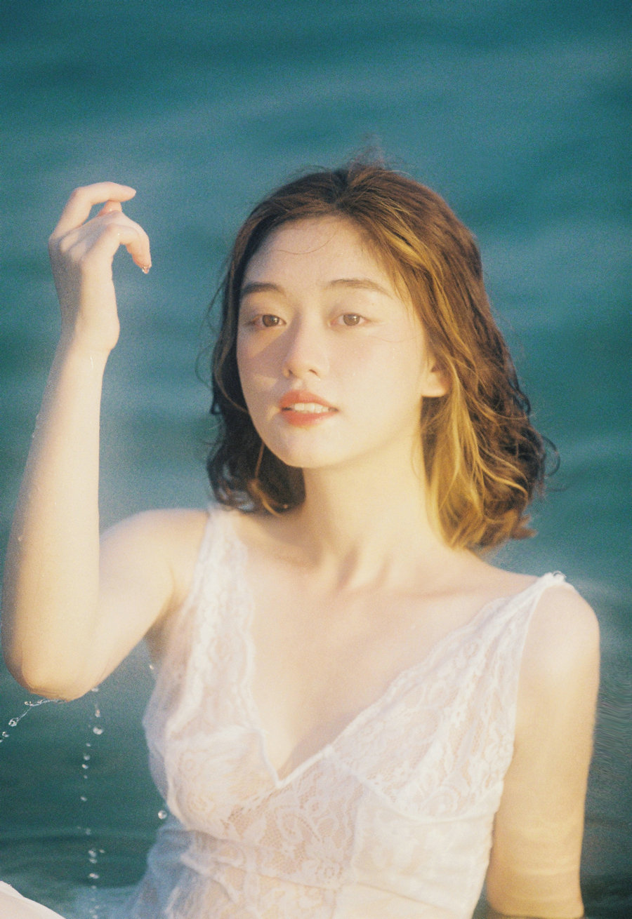 [YITUYU]艺图语 2025.11.14 夏日终曲 鑫鑫 [30P-178MB]