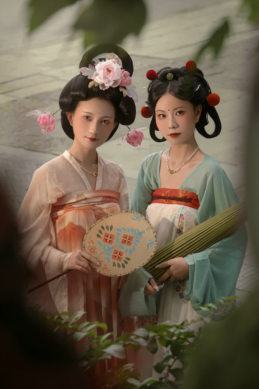 [YITUYU]艺图语 2025.11.15 大唐，永远是中国人思恋的故乡 冰皮月亮蛋~+蓝曦 [10P-356MB] ...