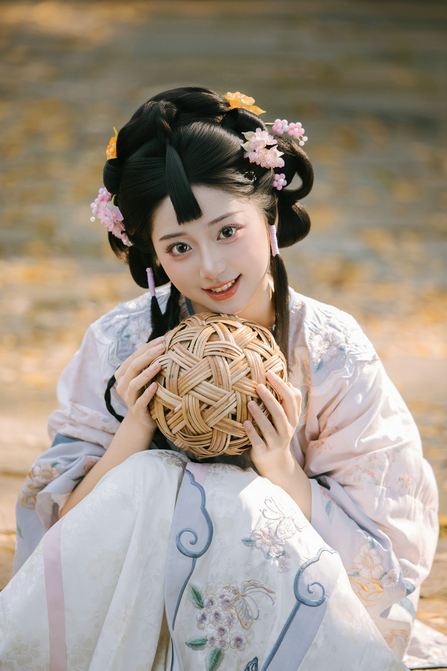 [YITUYU]艺图语 2025.12.04 在这个叶子如雪落的季节 Yimi [27P-452MB]
