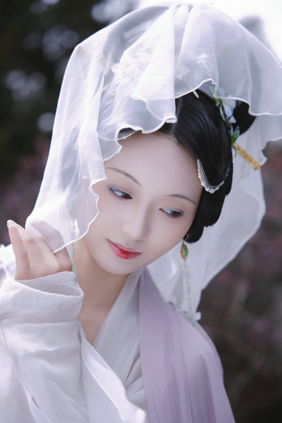 [YITUYU]艺图语 2025.12.06 倚东风，一笑嫣然 观湳 [9P-110MB]