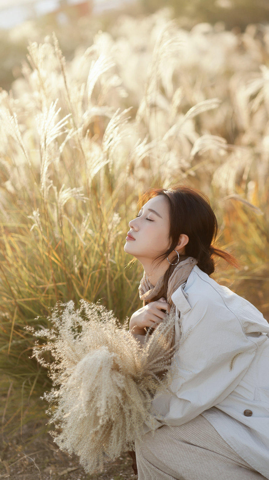 [YITUYU]艺图语 2025.12.10 芦苇荡的日落，是晚秋寄来的一封默片 [15P-210MB]