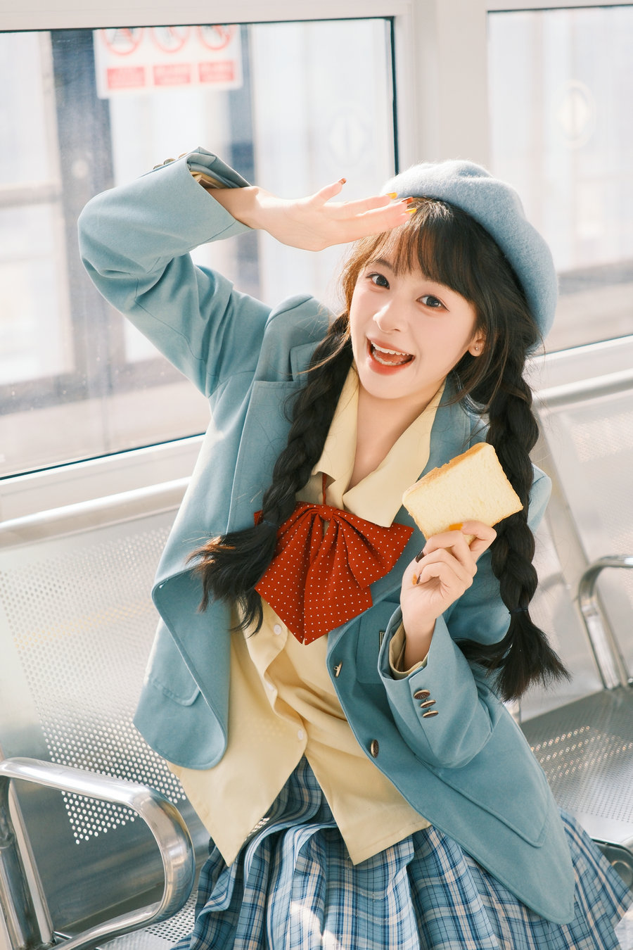 [YITUYU]艺图语 2025.12.17 一起等地铁吗 夏芋小年 [76P-1.53GB]