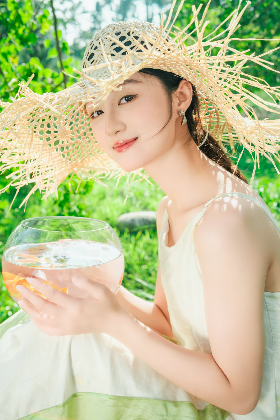[YITUYU]艺图语 2025.12.24 已经怀念的夏日 糊涂国国王 [22P-418MB]